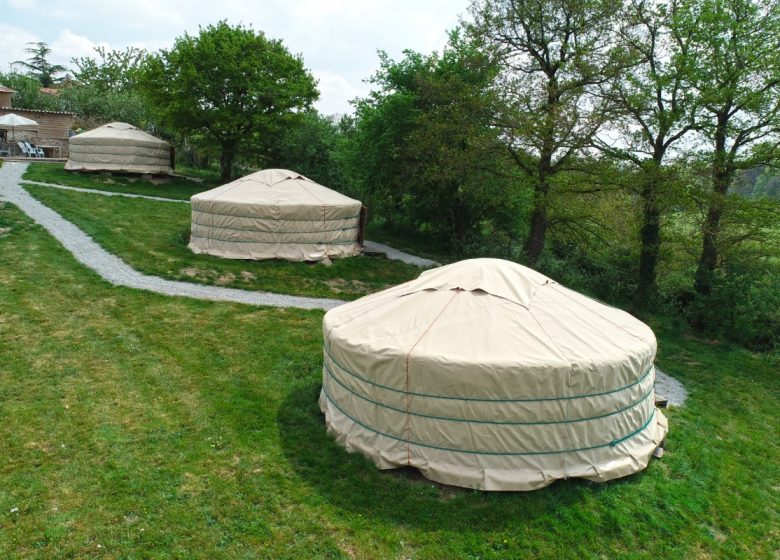 Yourte Goyo avec piscine à la campagne à Thorigny en Vendée