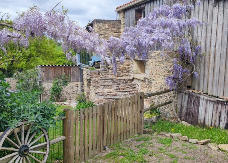 Yourte Goyo avec piscine à la campagne à Thorigny en Vendée